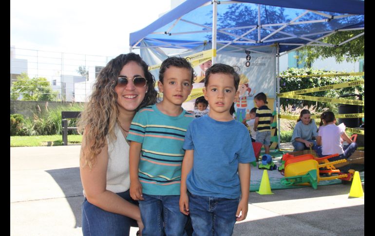 Sofia Aguilera, Matías y Cristóbal Velasco. GENTE BIEN JALISCO/ Esmeralda Escamilla