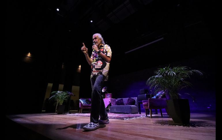 César hizo un recorrido por la historia de la música africana y cómo ésta sigue influenciando a los músicos de ayer y hoy. EL INFORMADOR / H. Figueroa