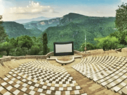 Estas funciones son gratuitas, por lo que solo necesitarás llevar una manta, aperitivos y la disposición para disfrutar del cine al aire libre. FACEBOOK / Cinelive