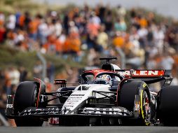 Ricciardo sufrió una lesión en la mano que requiere un periodo de recuperación. EFE / S. Van der Wal