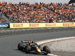Checo Pérez registró el séptimo tiempo hoy viernes en los entrenamientos libres para el Gran Premio de los Países Bajos. AFP / S. Wohlfahrt