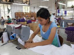 La reforma a la Ley Federal de Trabajo plantea que los trabajadores del sector privado reciban 30 días de aguinaldo. ARCHIVO