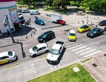De acuerdo con la fracción XXXIII del Artículo 5 de la Ley de Movilidad, Seguridad Vial y Transporte de Jalisco, el carril exclusivo de transporte público es el espacio asignado para la circulación de vehículos de transporte público colectivo o masivo de personas pasajeras. EL INFORMADOR / A. Navarro