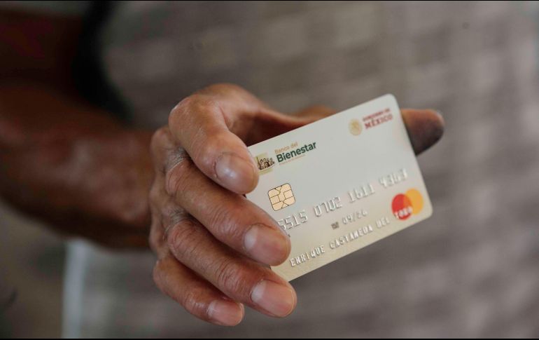 Muchos pensionados se preguntan si pueden perder el dinero de su tarjeta si no lo han retirado, pero la Secretaría del Bienestar aclara que esto no sucede. EL INFORMADOR/ ARCHIVO.