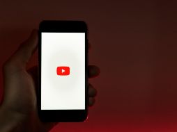YouTube es uno de los sitios web más utilizados en el mundo. Foto de Szabo Viktor en Unsplash