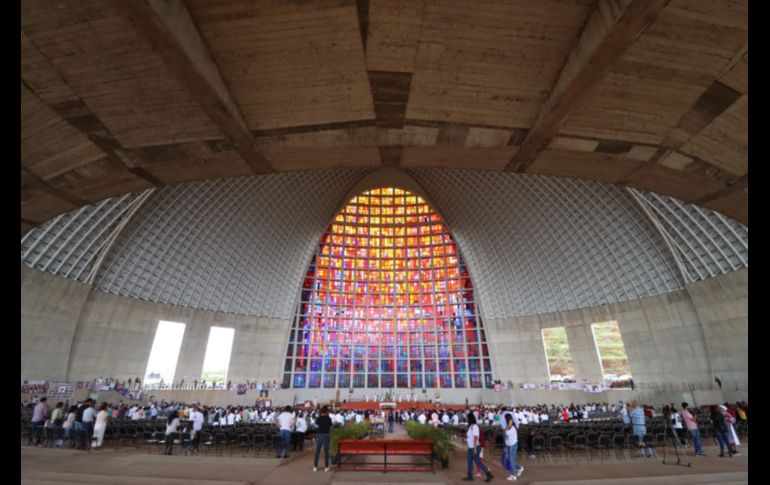 Durante la misa realizada en el Santuario de los Mártires en el marco del Día Internacional de las Víctimas de Desapariciones Forzadas el arzobispo también pidió a las autoridades que busquen dar solución a las familias. EL INFORMADOR / H. Figueroa