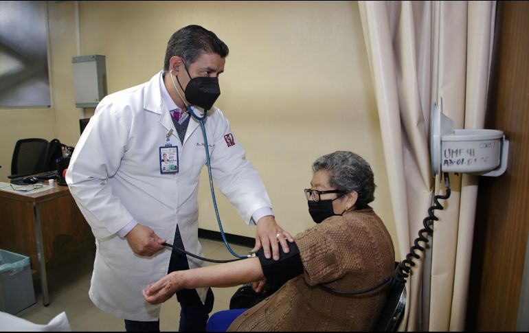 Alguien que pertenece a este sector poblacional puede padecer enfermedades médicas, psicológicas, problemas nutricionales y algunas cuestiones funcionales, como discapacidades. CORTESÍA