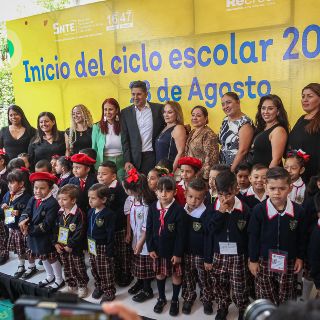 Arranca nuevo ciclo escolar en Jalisco con un "cambio de paradigma en la educación"