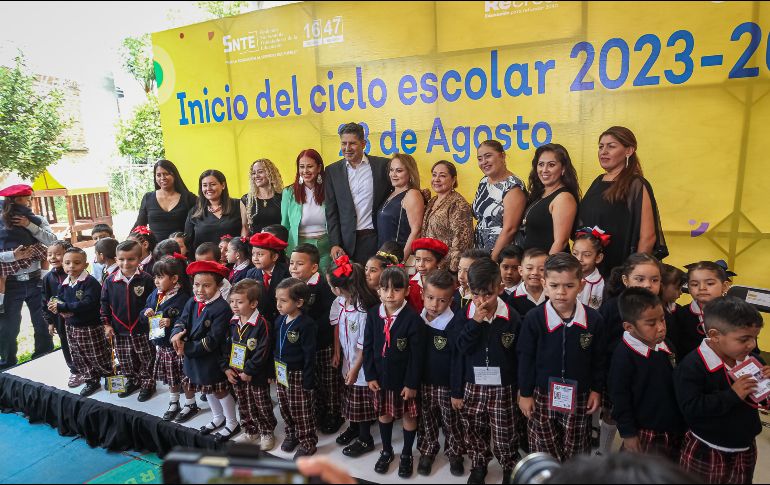 El secretario de Educación, Juan Carlos Flores Miramontes, señaló durante el evento protocolario que este ciclo escolar representa el inicio de un nuevo cambio de paradigmas. EL INFORMADOR / H. Figueroa