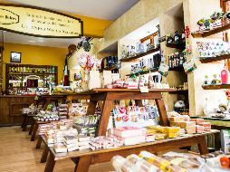 Ya no tienes que viajar para adquirir la cajeta más famosa de Jalisco; se puede conseguir el dulcerías de Tlaquepaque. EL INFORMADOR / ARCHIVO