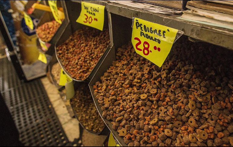 Puedes conseguir un buen alimento para tu mascota por menos de $100 pesos. EL INFORMADOR/ARCHIVO