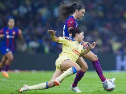 Kiana Palacios e Ingrid Engen disputan el balón durante el partido de ayer en el estadio Azteca. IMAGO7/R. Vadillo