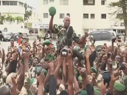 En su comunicado, los militares anunciaron la anulación de las elecciones del sábado y la disolución de 