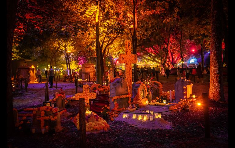 A lo largo de cinco hectáreas, podrán encontrar impactantes espectáculos multimedia, música en vivo, lo mejor de la gastronomía típica local, instalaciones artísticas, performance, photomoments y muchas sorpresas más.CORTESÍA / Calaverandia