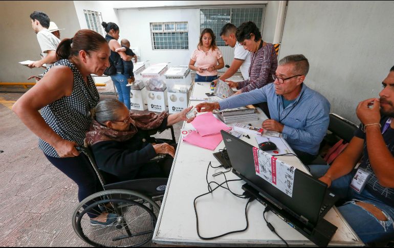 Así lo dio a conocer el delegado del Instituto en Jalisco, Luis Zamora Cobian, quien indicó, para ello será necesario que algún familiar avise al INE sobre la condición de la persona para que se le tome en cuenta en dicha jornada. EL INFORMADOR / ARCHIVO