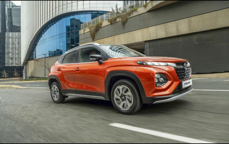 Suzuki Fronx. Las formas de este automóvil son modernas y dinámicas. CORTESÍA