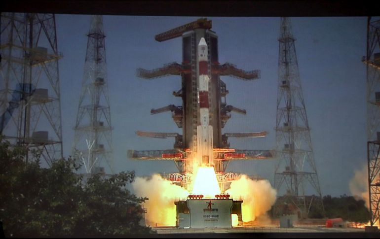 La misión tiene por objetivo estudiar el Sol desde un punto situado a unos 1.5 millones de kilómetros de la Tierra. EFE / P. Adhikary