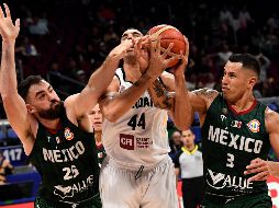 El resultado mejora su marca en el ranking y acerca a México al preolímpico.AFP / T. Aljibe
