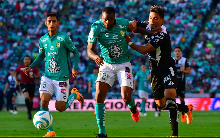 El empate deja a León en la décima posición del torneo, y al Necaxa al fondo de la clasificación. IMAGO7/R. Balandrán