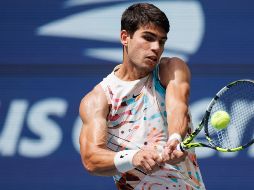 Carlos Alcaraz no alcanzó su mejor versión en el partido de la tercera ronda del Abierto de Estados Unidos, pero se llevó el juego en cuatro sets. EFE/C. Gunther