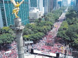 Miles acudieron a los alrededores del Ángel de la Independencia, en la Ciudad de México, para acompañar a Xóchitl Gálvez. EL UNIVERSAL