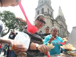 Pablo Lemus invitó a los tapatíos a venir por su torta ahogada. EL INFORMADOR/ ARCHIVO