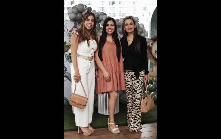 Leslie Soltero, Esmeralda Soltero y Gabriela Fuentes. GENTE BIEN JALISCO/ Claudio Jimeno