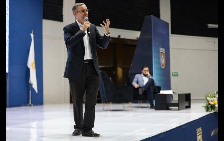 Guillermo Velasco, uno de los autores del libro, destacó la importancia de la clase media, principalmente porque consideró que son participativos en los distintos procesos de cambio en el país. EL INFORMADOR / A. Navarro