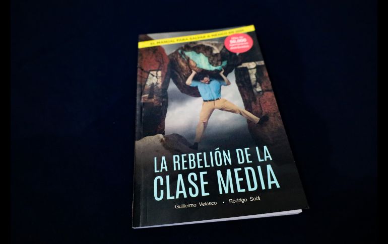 Guillermo Velasco, uno de los autores del libro, destacó la importancia de la clase media, principalmente porque consideró que son participativos en los distintos procesos de cambio en el país. EL INFORMADOR / A. Navarro