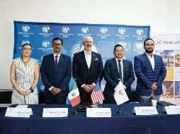 Fernando García de Llano (al centro), titular de la AmCham Capítulo Guadalajara presentó la inversión. EL INFORMADOR/ H. Figueroa