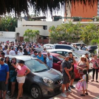 Evacúan más de 100 inmuebles en el estado por sismos en la costa