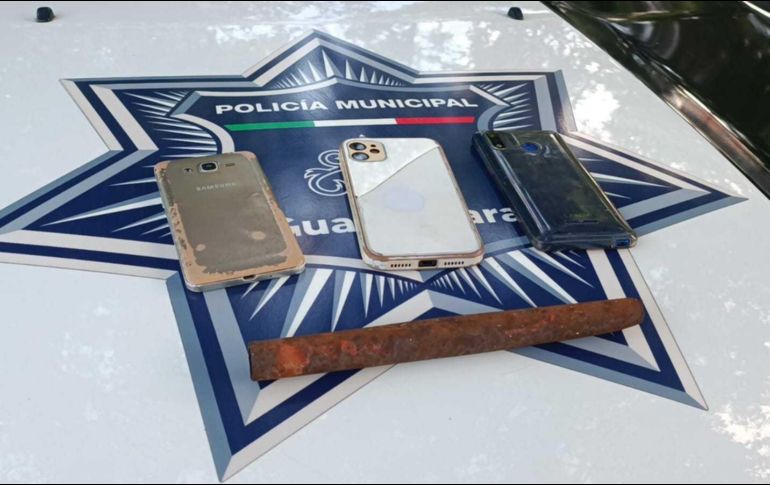 Según oficiales, los sujetos trataron de escapar, pero fueron interceptados metros adelante, 