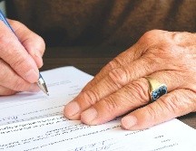 Quien hace un testamento, está asegurando sus bienes hasta que muere. ESPECIAL/PEXELS @Matthias Zomer