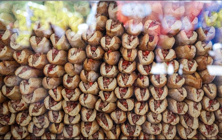 En esta ocasión se regalarán 50 mil tortas ahogadas y tacos dorados. EL INFORMADOR/ H. Figueroa