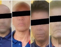 Policías estatales avistaron a las cinco personas a bordo de dos camioneta GMC Sierra de color negro y placas de la Ciudad de México. CORTESÍA