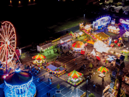 Las fiestas de Octubre están muy próximas a llegar, por lo que ya puedes comprar tus boletos. Unsplash.