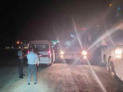 Las personas migrantes fueron trasladadas a las instalaciones del Instituto Nacional de Migración en Hermosillo, donde recibieron alimento y asistencia médica. ESPECIAL