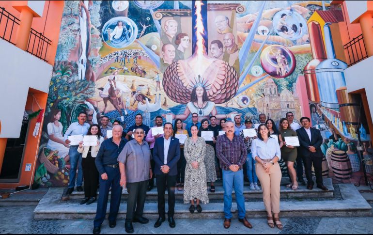 La Secretaria de Turismo, Vanessa Pérez Lamas, felicitó a los guías turísticos por ser portavoces y embajadores de la cultura que hay alrededor del tequila, de su historia y de las costumbres. CORTESÍA