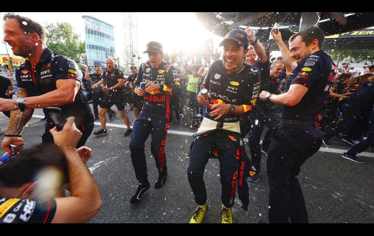 Red Bull cada vez está más cerca de coronarse en el Campeonato de Constructores. ESPECIAL/@SChecoPerez