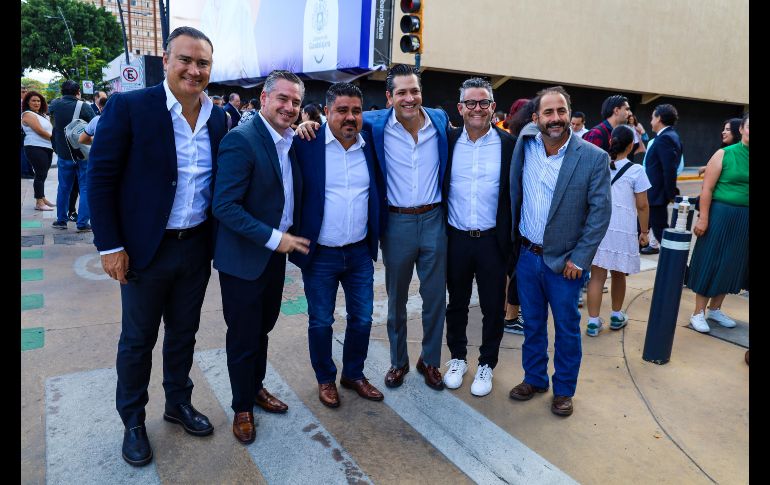 Se informó que acudieron los alcaldes de 100 municipios de Jalisco, así como de las capitales de otros estados de la República., además de diputados locales y federales, así como representantes de cúpulas empresariales, locales y nacionales. EL INFORMADOR / A. Navarro