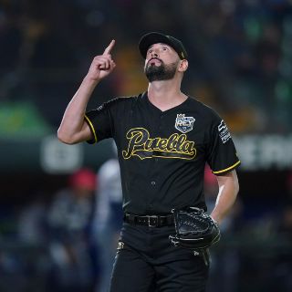Los Pericos emparejan la Serie del Rey