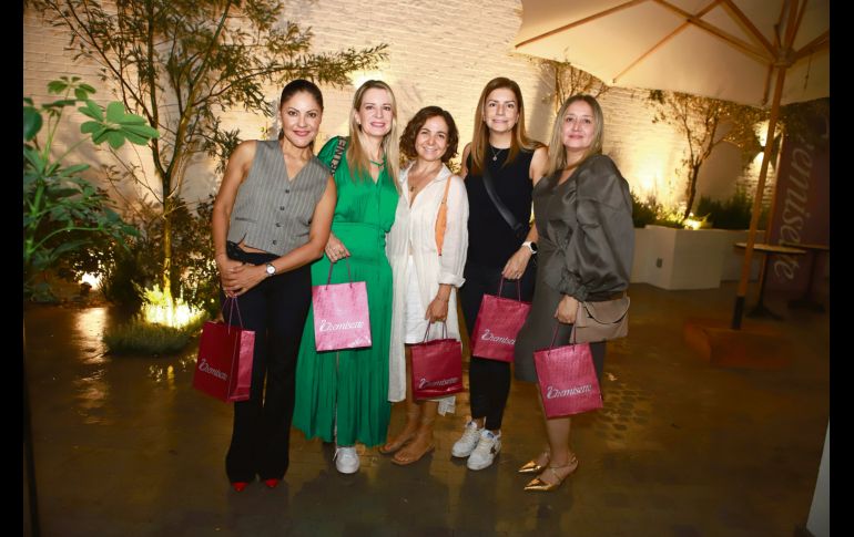 Liz Aldana, Gaby Ruvalcaba, Marisa Buenrostro, Viviana Ruvalcaba y Dalia Equihua. GENTE BIEN JALISCO/ Tony Martínez