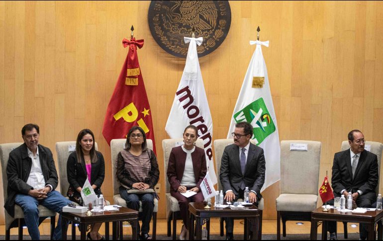 Senadores y diputados afines a Marcelo Ebrard se comprometieron a propiciar un encuentro entre su líder y Claudia Sheinbaum. SUN/G. Pano