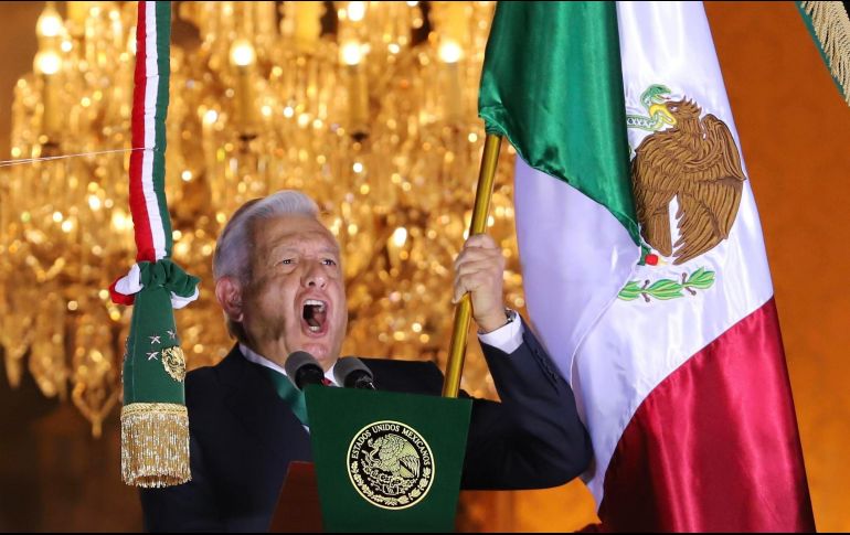 López Obrador ya está listo para dar el Grito de Independencia. SUN / ARCHIVO
