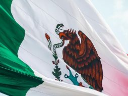 Durante estas fechas patrias es común encontrar personas que vendan artículos relacionados a la identidad mexicana, sin embargo, algunos están modificados y esto puede ameritar una sanción. Unsplash.