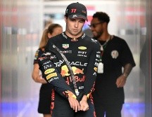 Checo Pérez reconoció que obtener un buen resultado este domingo en el Circuito de Marina Bay será complicado, y difícilmente se presentará otro triunfo como el del año pasado. AFP / M. Rasfan