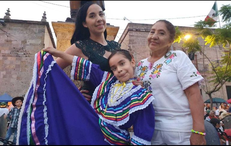 Imelda Acosta fue una de las asistentes a esta celebración Patria. Ella contó cómo desde niña ha acudido a disfrutar de la tradicional verbena. EL INFORMADOR / R. Bobadilla