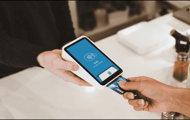 La Profeco hace un llamado a los establecimientos a no cobrar comisión por pagos con tarjeta. Unsplash.