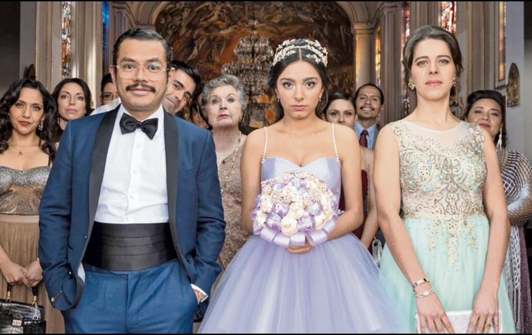 La cinta narra la historia de una familia típica mexicana mientras hacen los preparativos para la importante fiesta de XV años. ESPECIAL