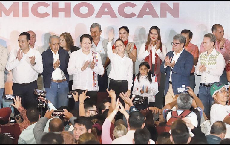 Claudia Sheinbaum se reunió ayer con morelianos en el inicio de su gira nacional. EL UNIVERSAL